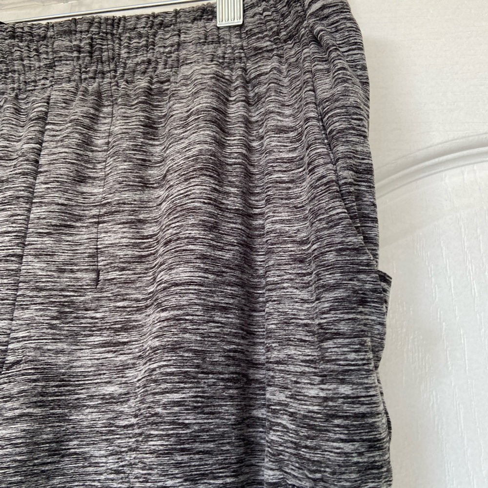 Men's Heathered Charcoal Jogger Pants - Picture 7 of 14